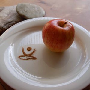 Fastenbegleitung, individuell, online, zu Hause, daheim Fasten, Fastenbrechen, Apfel